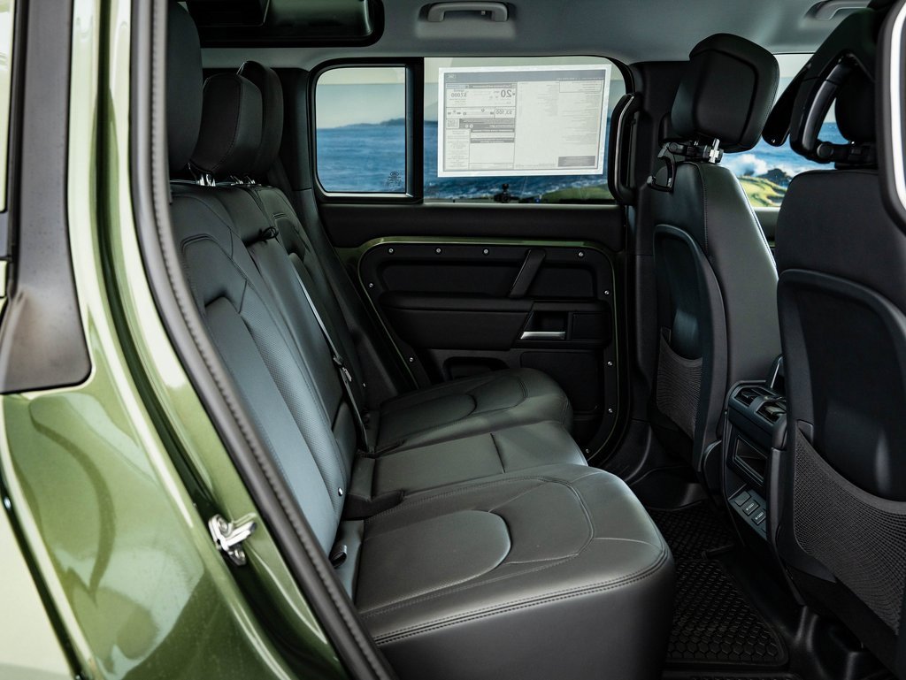New 2026 Land Rover Defender 110 X-Dynamic SE image 34