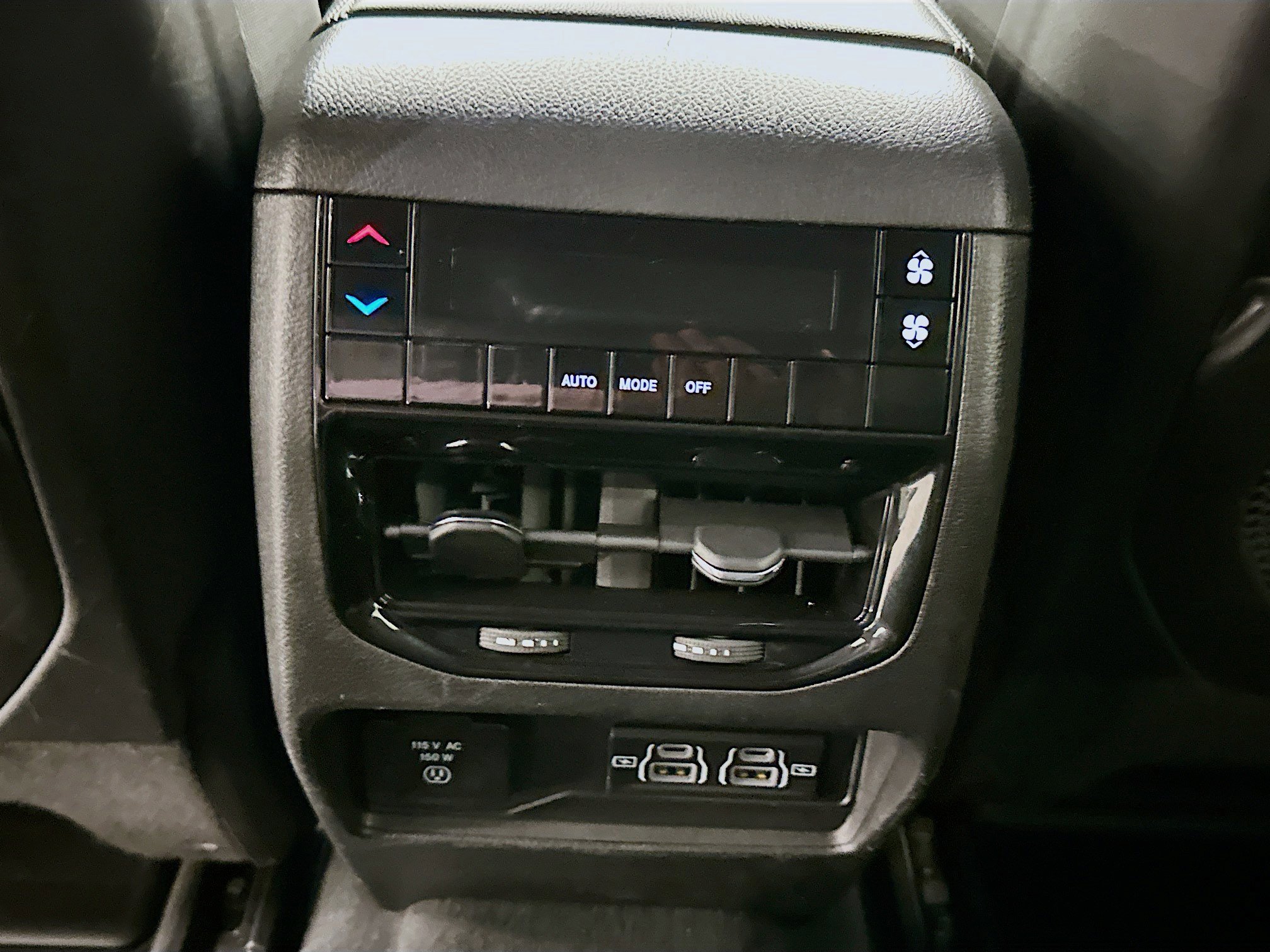 Used 2024 Jeep Grand Cherokee L Laredo image 27
