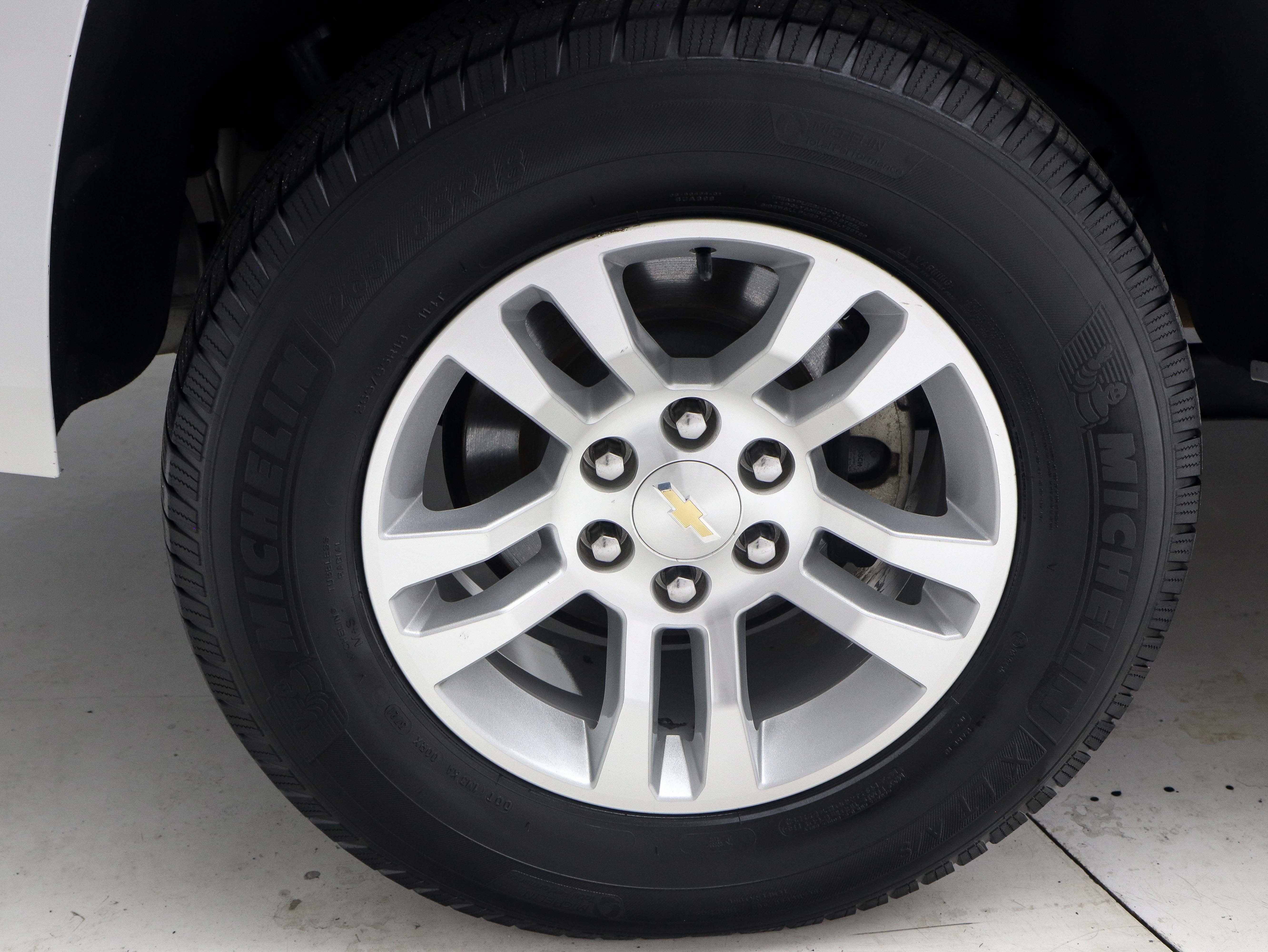 Used 2017 Chevrolet Suburban LT AWD/4WD image 36