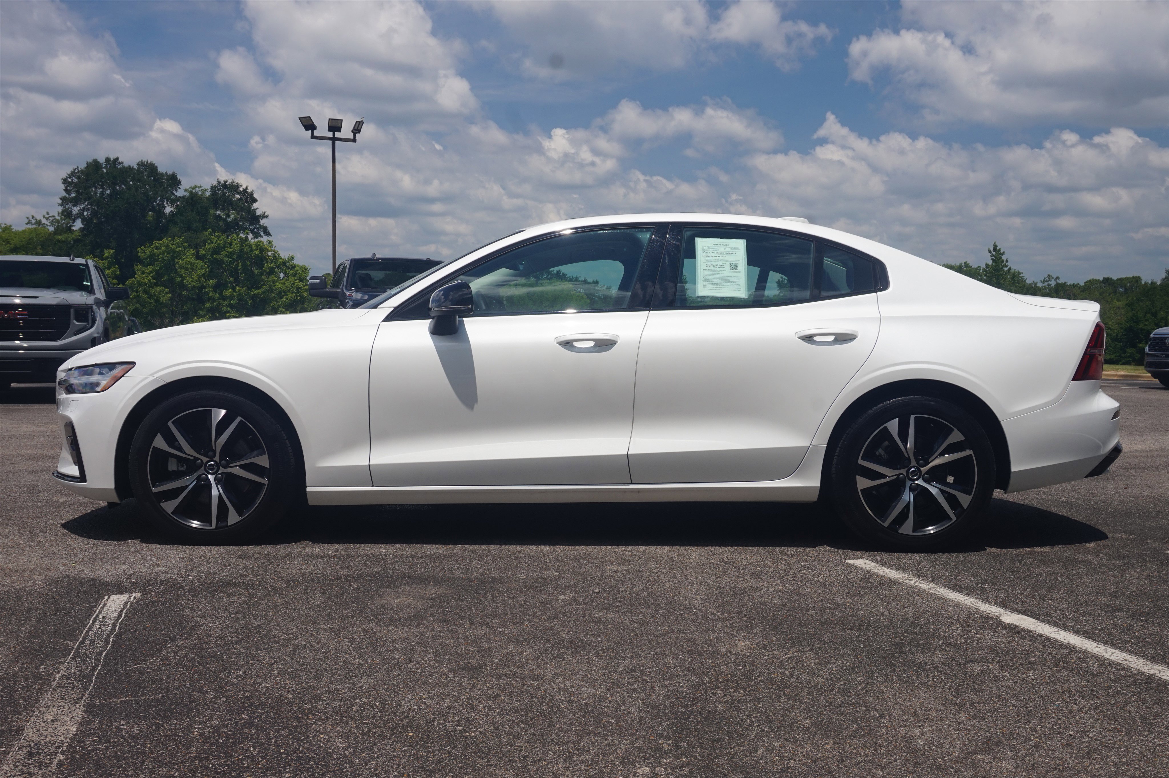 Used 2025 Volvo S60 B5 Core image 6