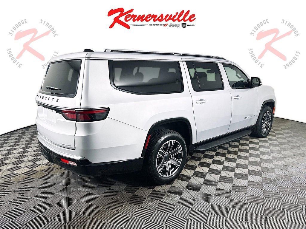 Used 2024 Jeep Wagoneer L Series II w/ Flexible Seating Group image 7