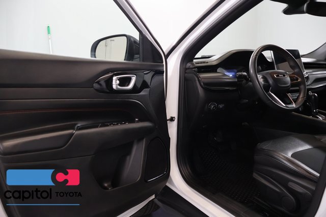 Used 2023 Jeep Compass Trailhawk AWD/4WD image 8