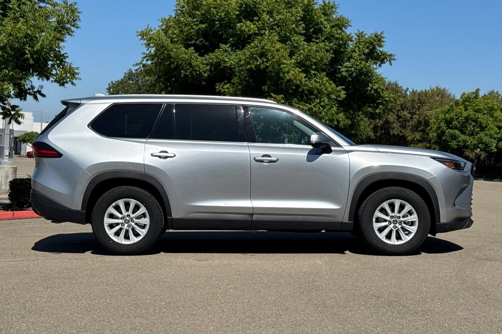 Certified 2025 Toyota Grand Highlander FWD image 3