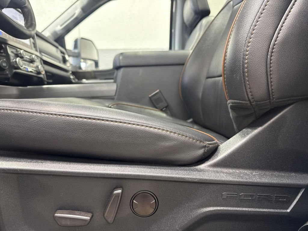 Used 2025 Ford F350 Lariat w/ Lariat Ultimate Package AWD/4WD image 25