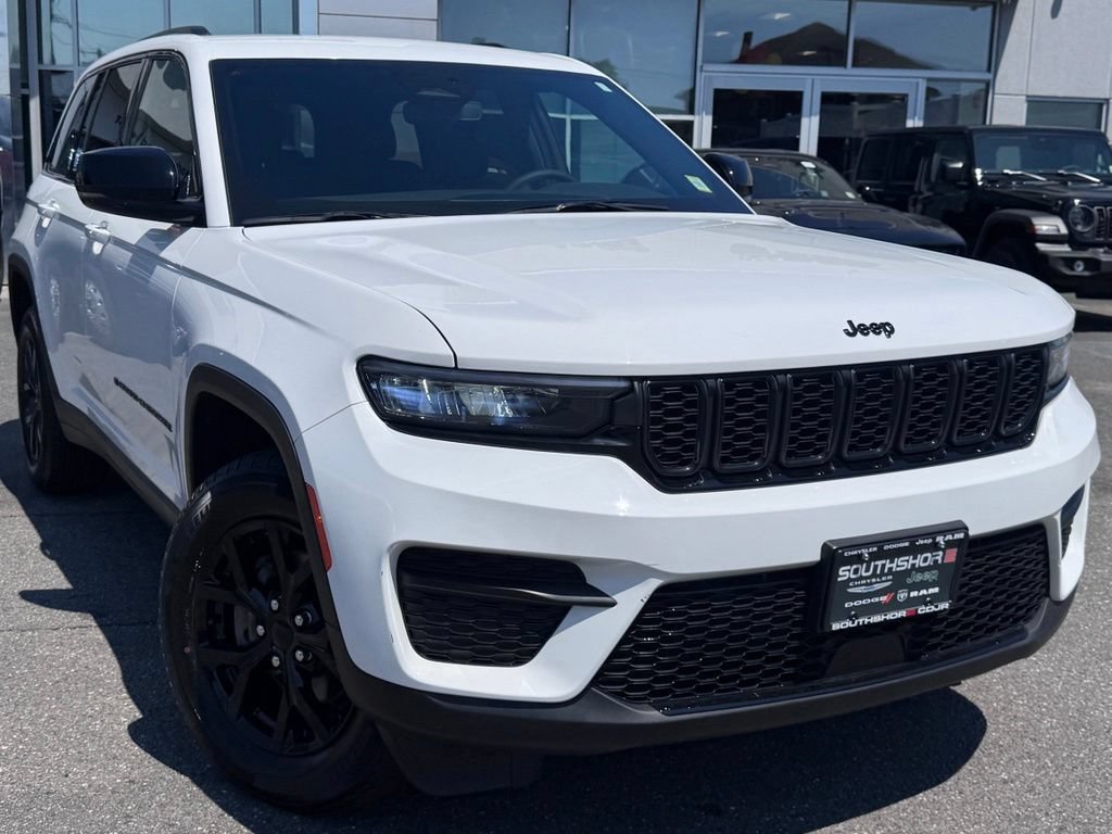 Used 2024 Jeep Grand Cherokee Altitude