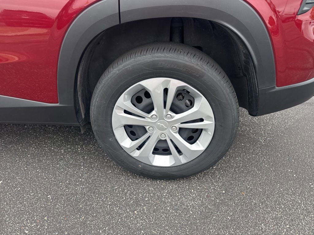 Used 2025 Chevrolet Trax LS image 8