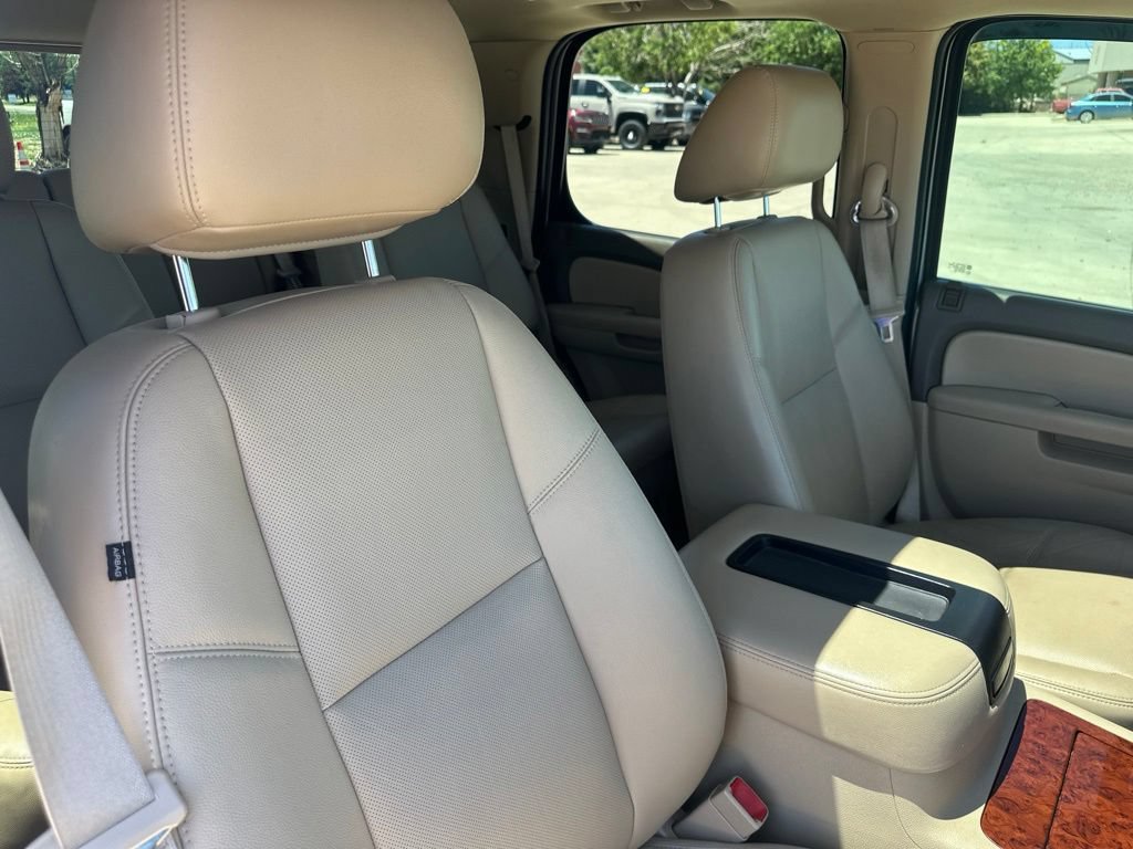 Certified 2014 Chevrolet Tahoe LTZ AWD/4WD image 32