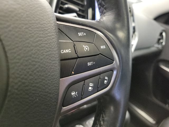 Used 2021 Jeep Cherokee Limited AWD/4WD image 17