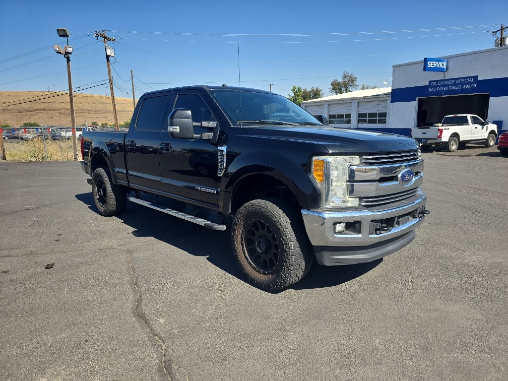 Used 2017 Ford F250 Lariat w/ Lariat Ultimate Package AWD/4WD image 2