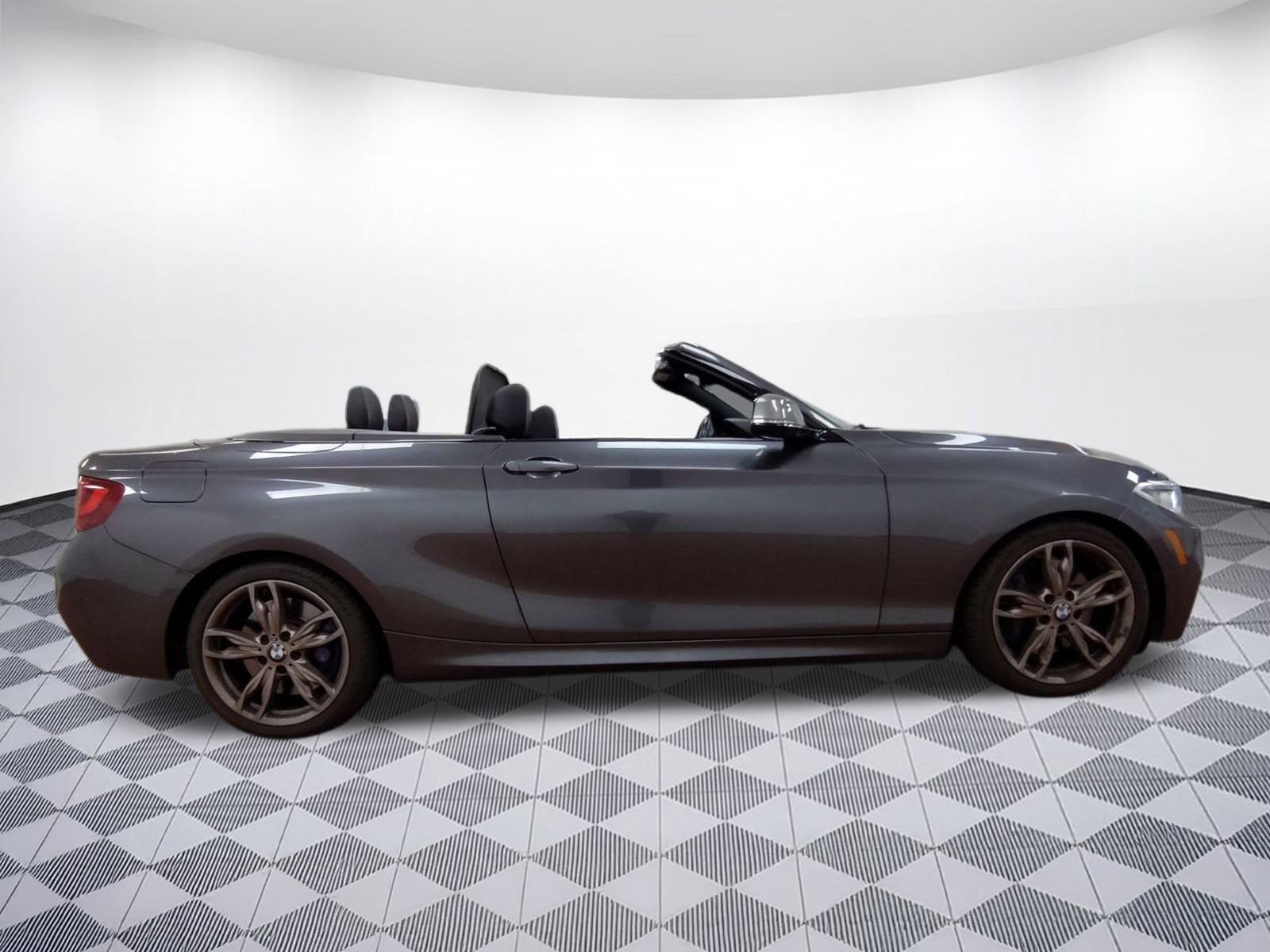 Used 2016 BMW M235i xDrive Convertible image 7