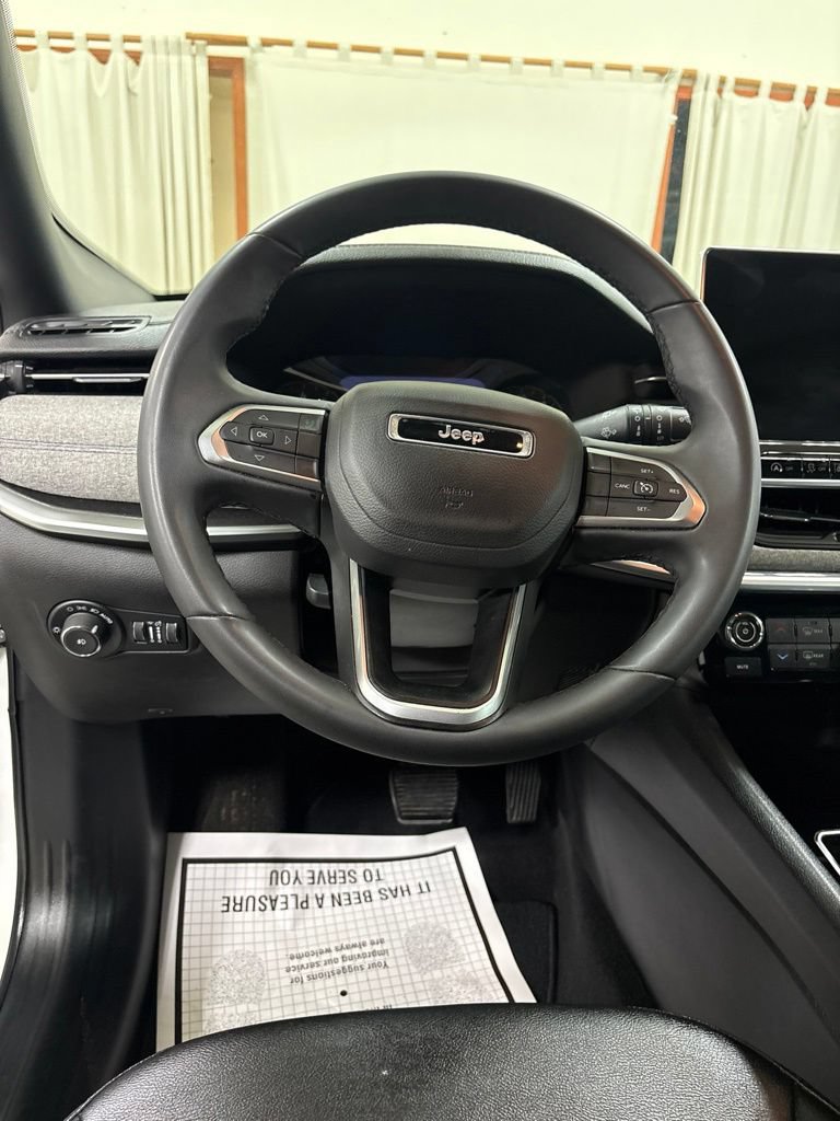 Used 2024 Jeep Compass Latitude AWD/4WD image 12