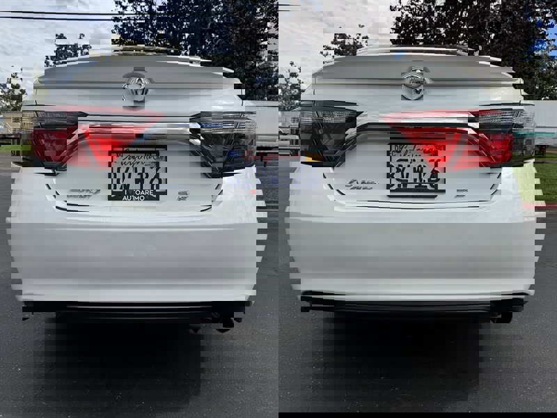 Used 2016 Toyota Camry SE image 9