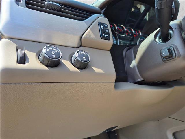 Used 2019 GMC Yukon XL SLT w/ Open Road Package AWD/4WD image 17