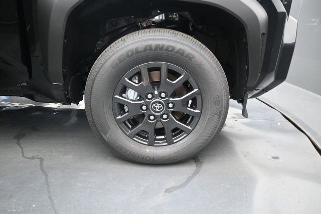 New 2026 Toyota 4Runner SR5 AWD/4WD image 15