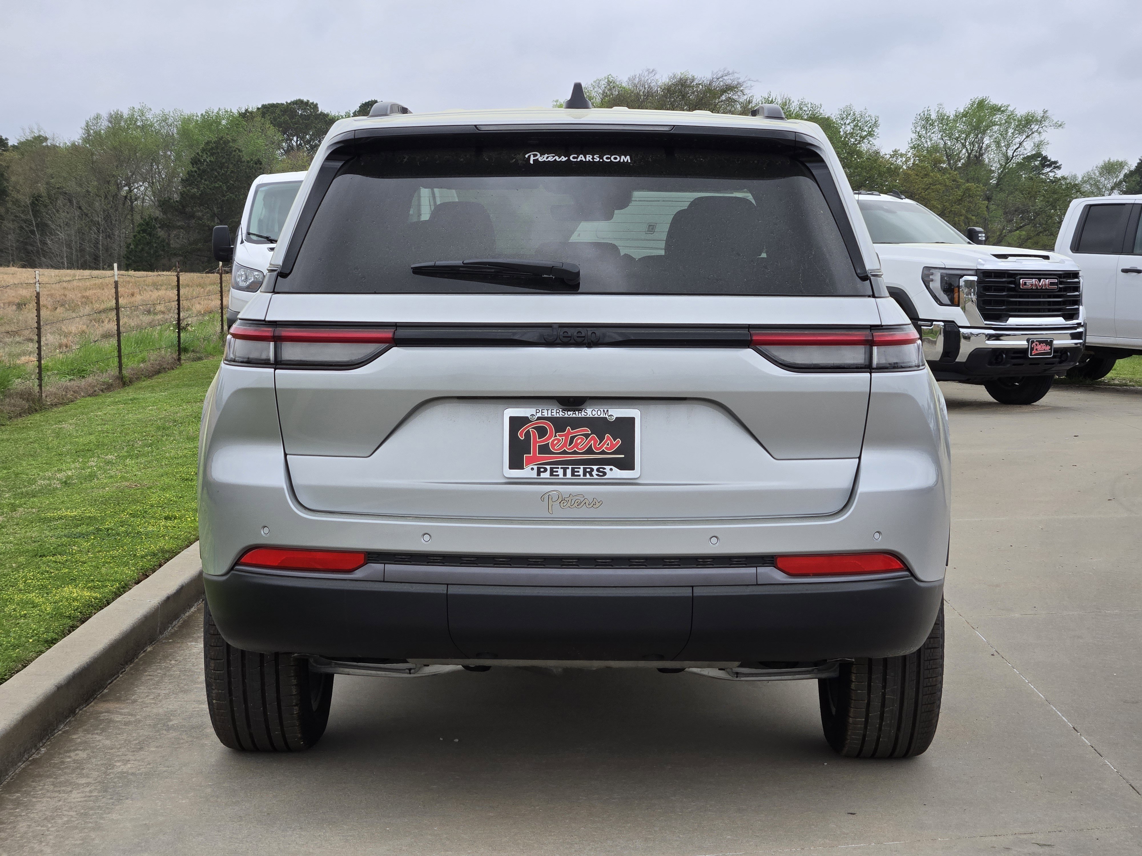 New 2026 Jeep Grand Cherokee Limited w/ Limited Altitude Package RWD image 4