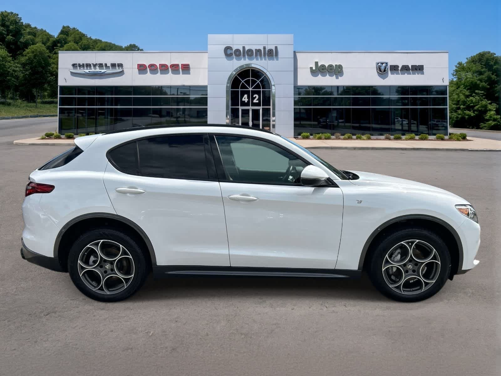 Used 2023 Alfa Romeo Stelvio Ti w/ Active Assist Plus Package AWD/4WD image 6