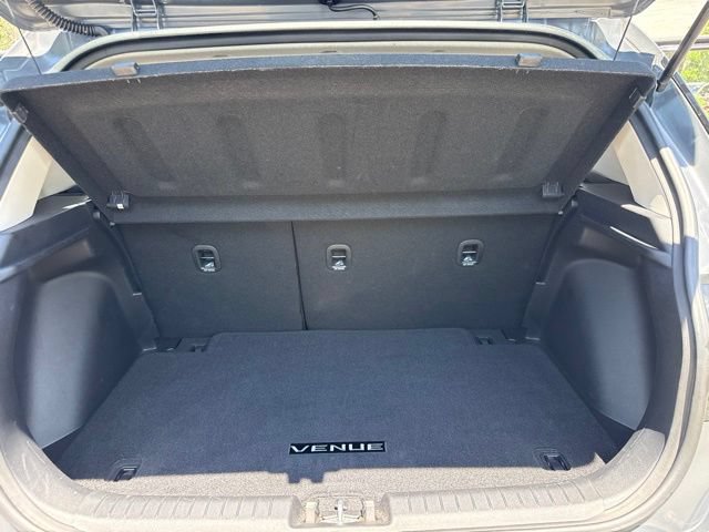 Used 2023 Hyundai Venue SEL FWD image 28