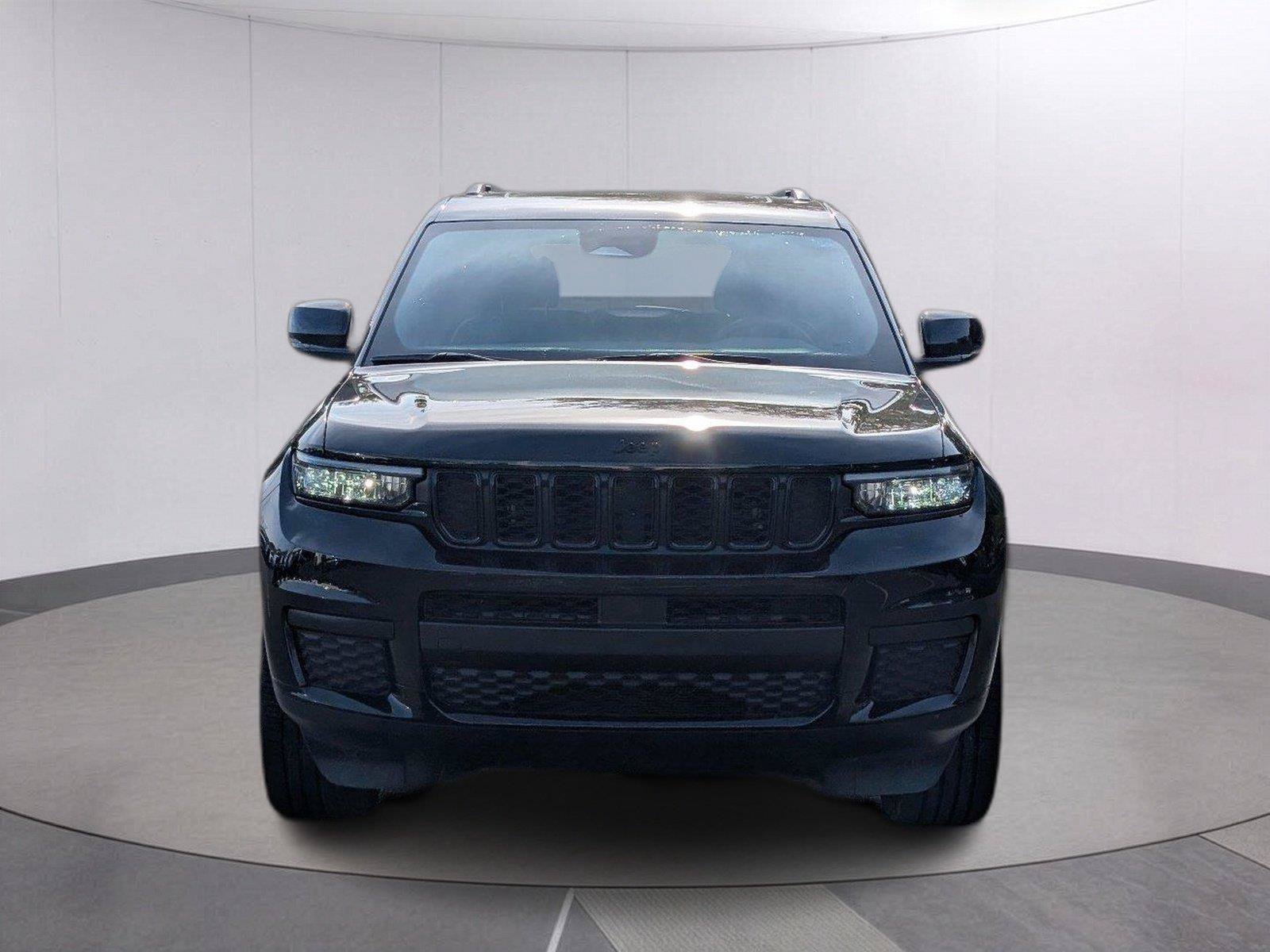 Used 2025 Jeep Grand Cherokee L Altitude RWD image 10