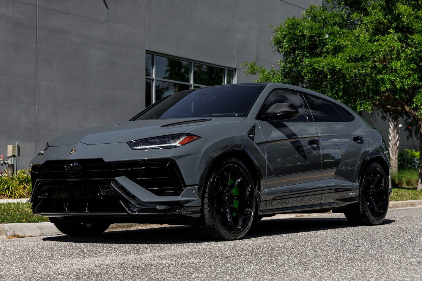 Used 2023 Lamborghini Urus Performante AWD/4WD image 40