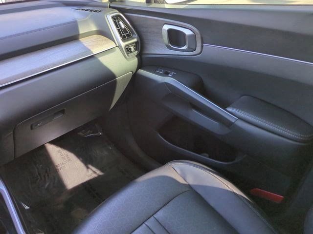 Used 2022 Kia Sorento S image 17