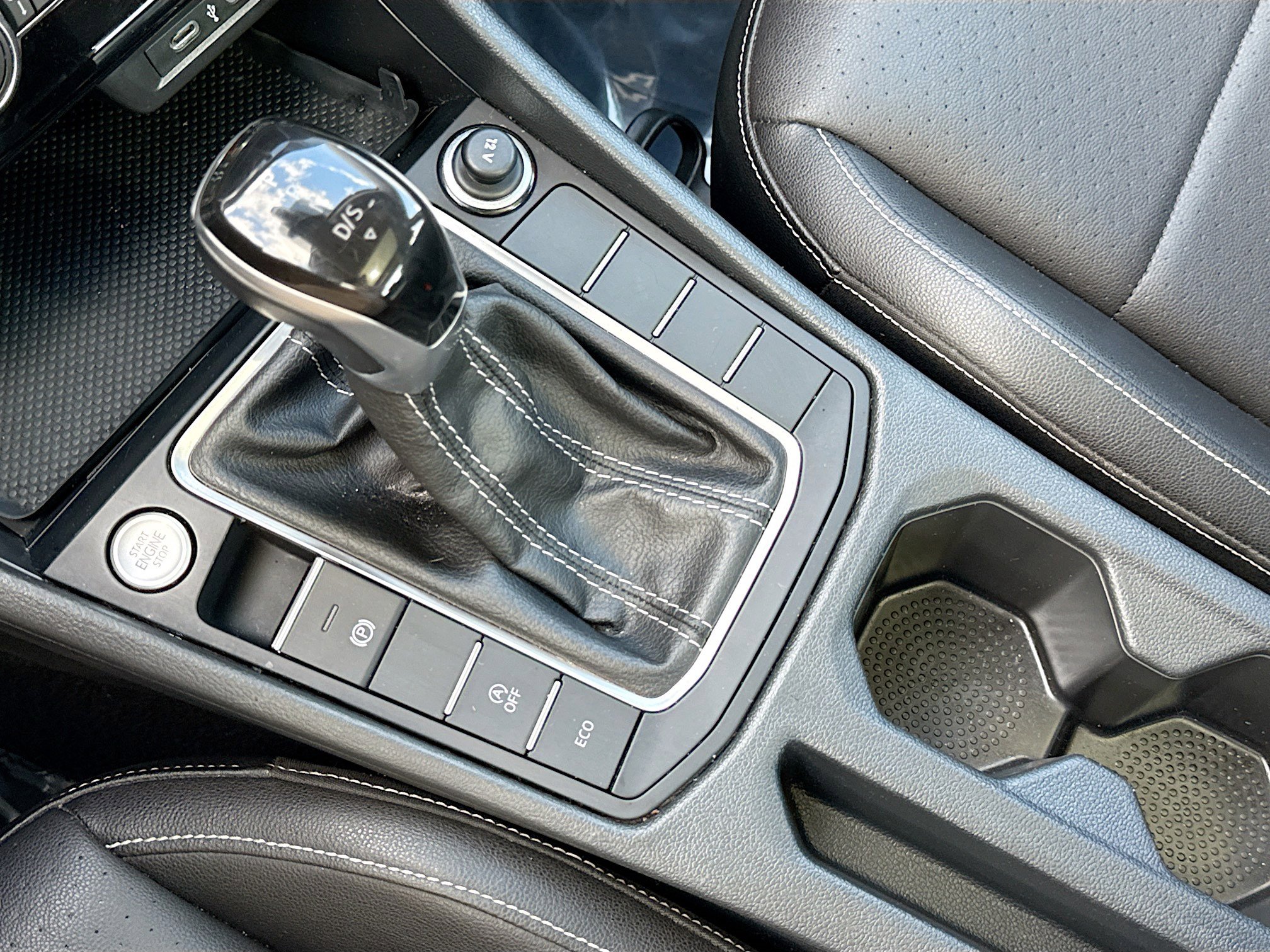 Used 2024 Volkswagen Jetta SE image 27