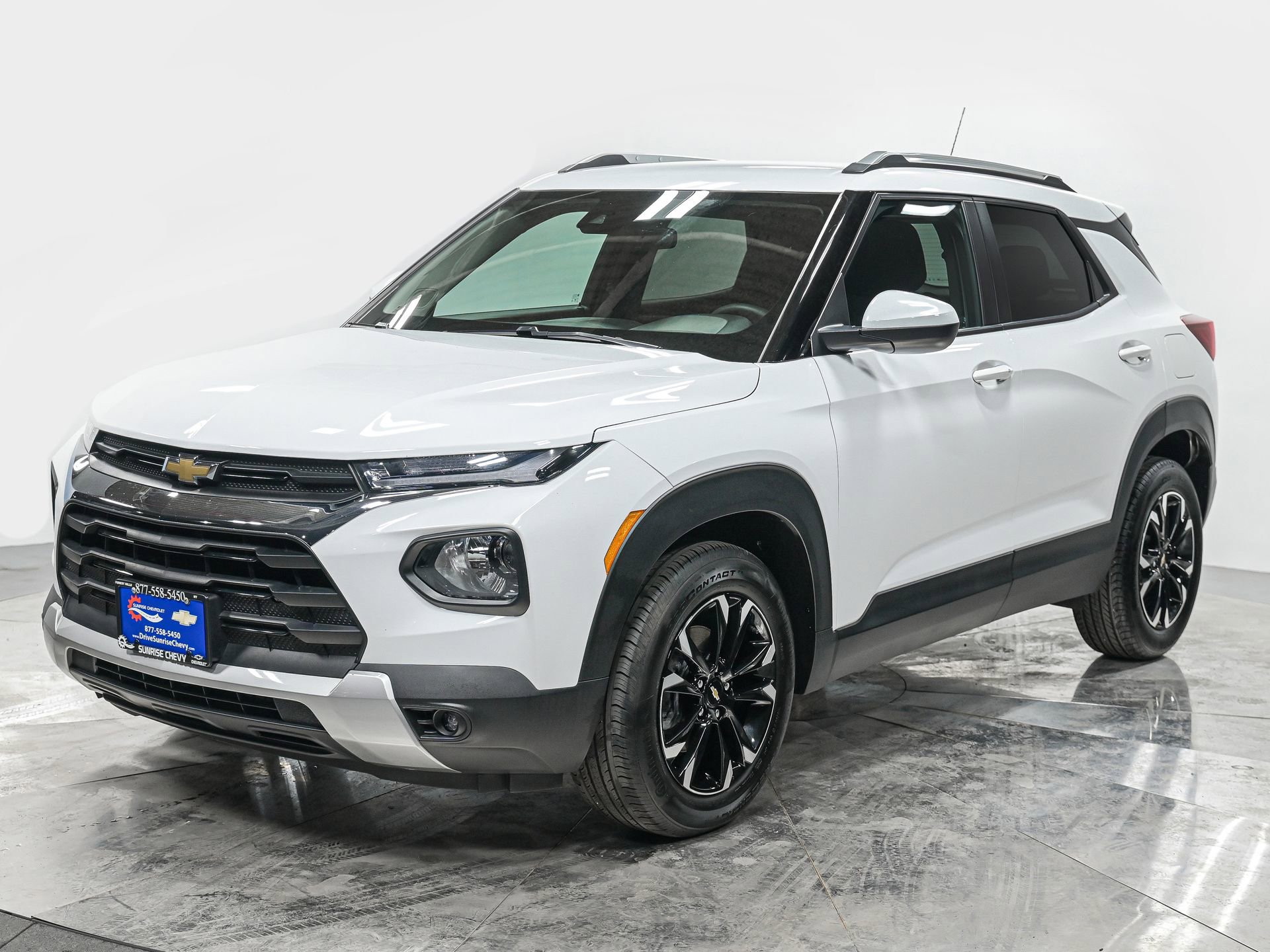Used 2023 Chevrolet TrailBlazer LT FWD image 1