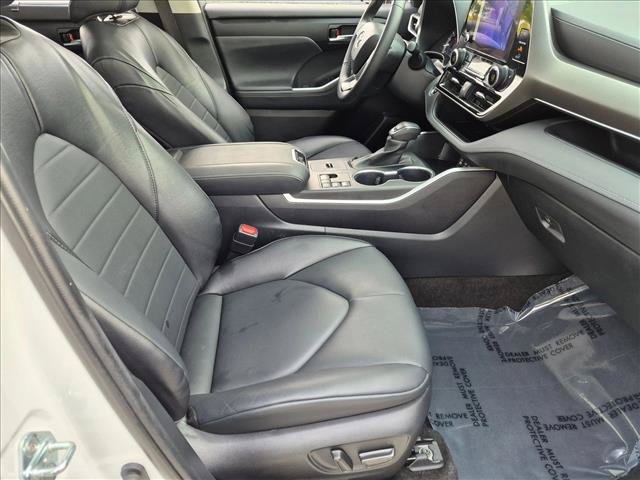 Used 2023 Toyota Highlander XLE FWD image 21