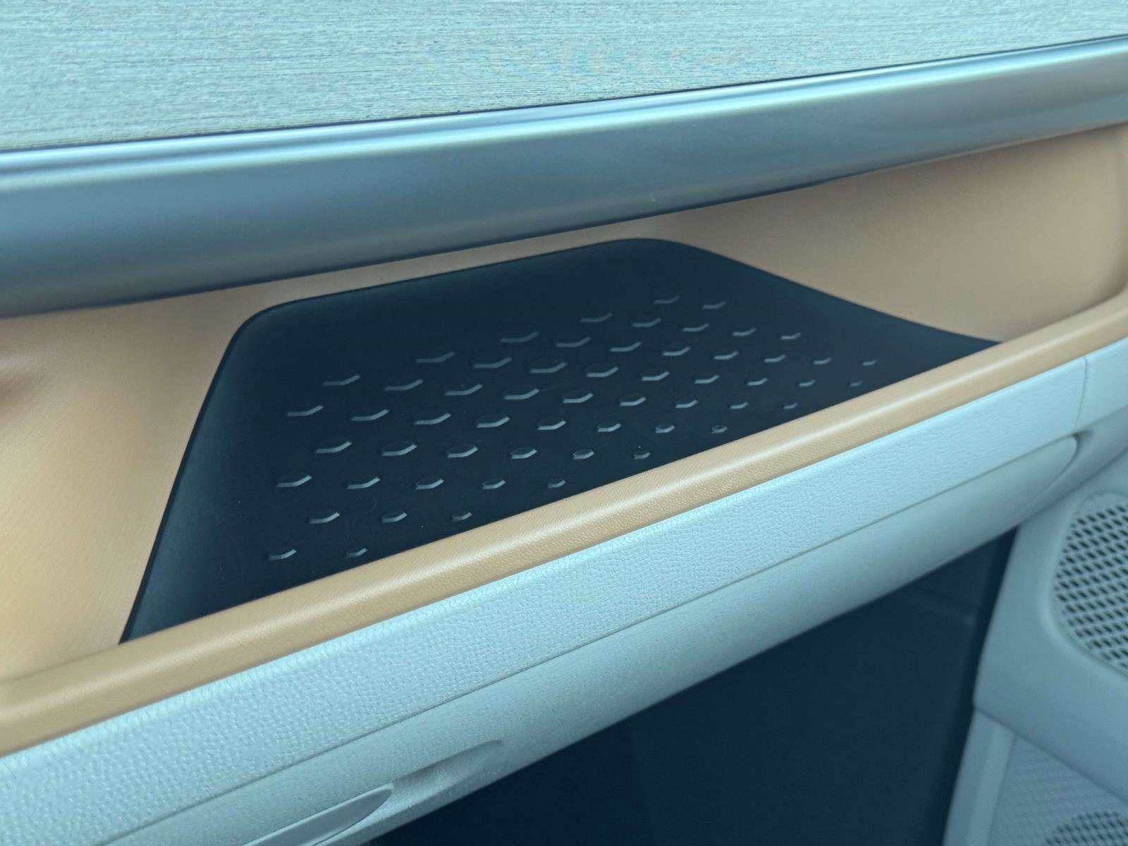 Certified 2025 Volkswagen ID. Buzz 1st Edition image 28