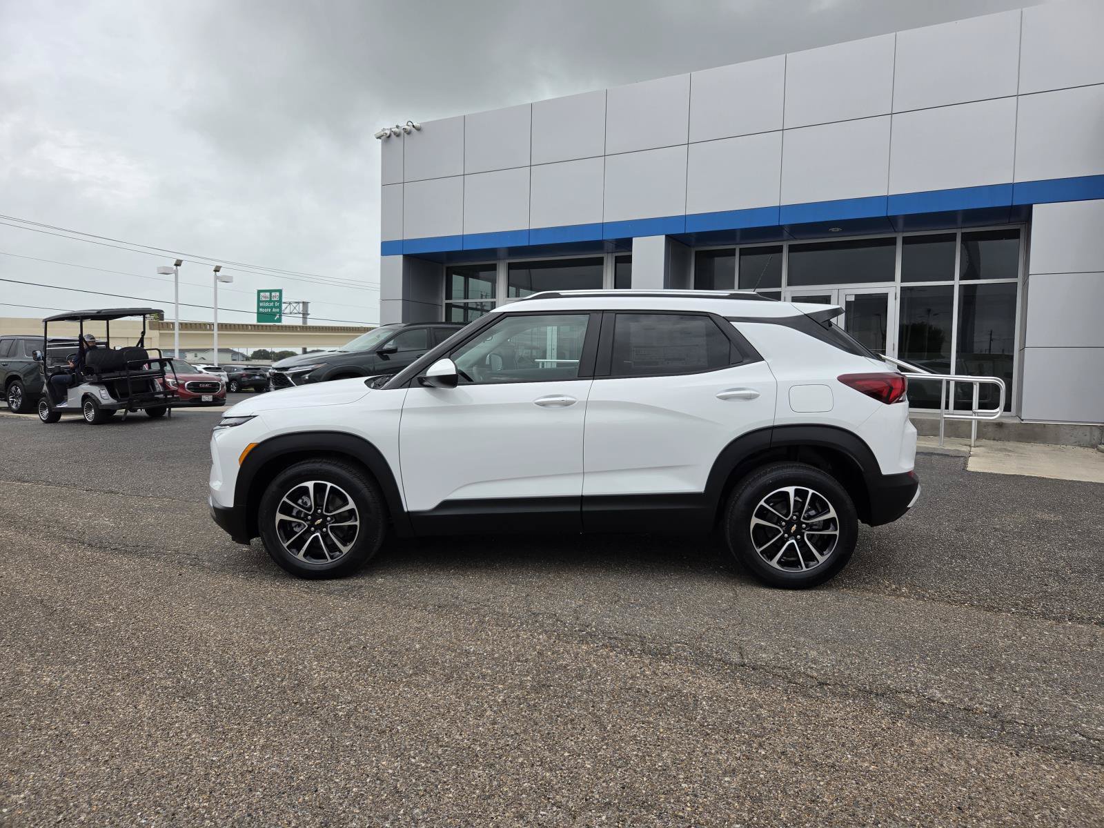 New 2026 Chevrolet TrailBlazer LT FWD image 2
