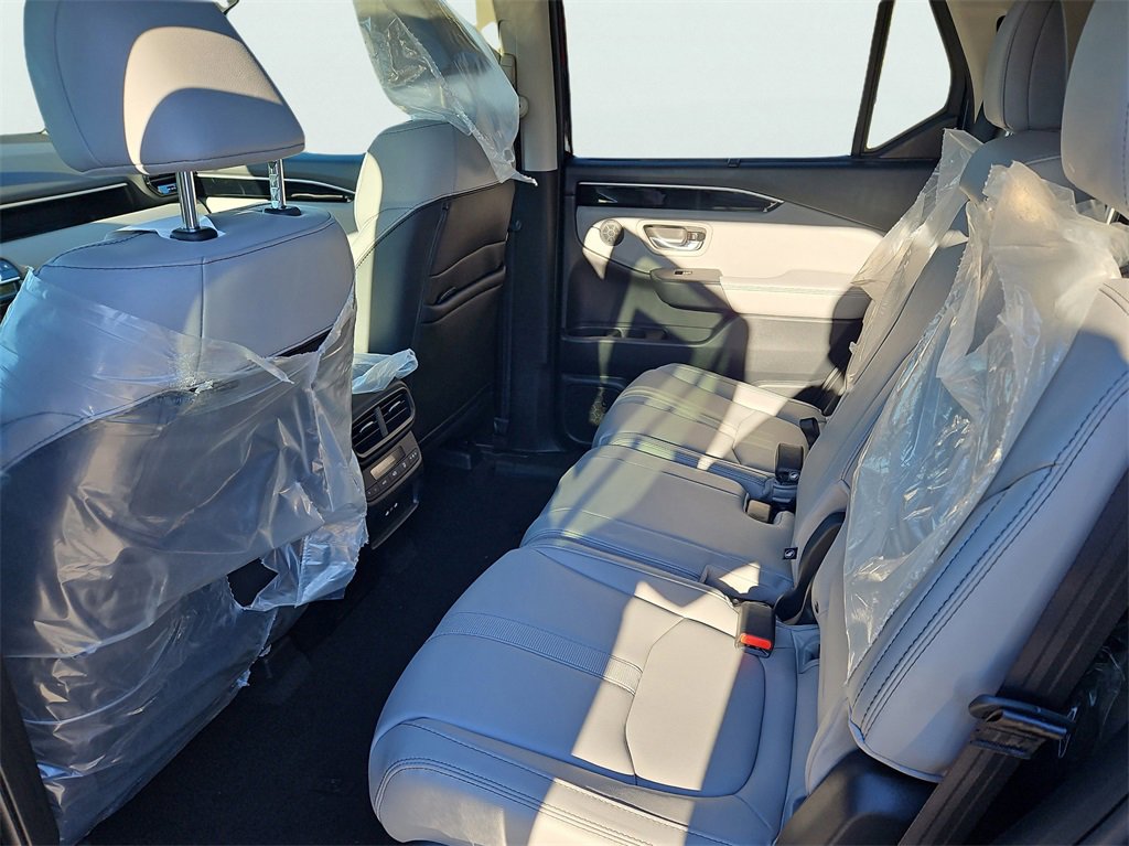New 2025 Honda Pilot Touring image 23