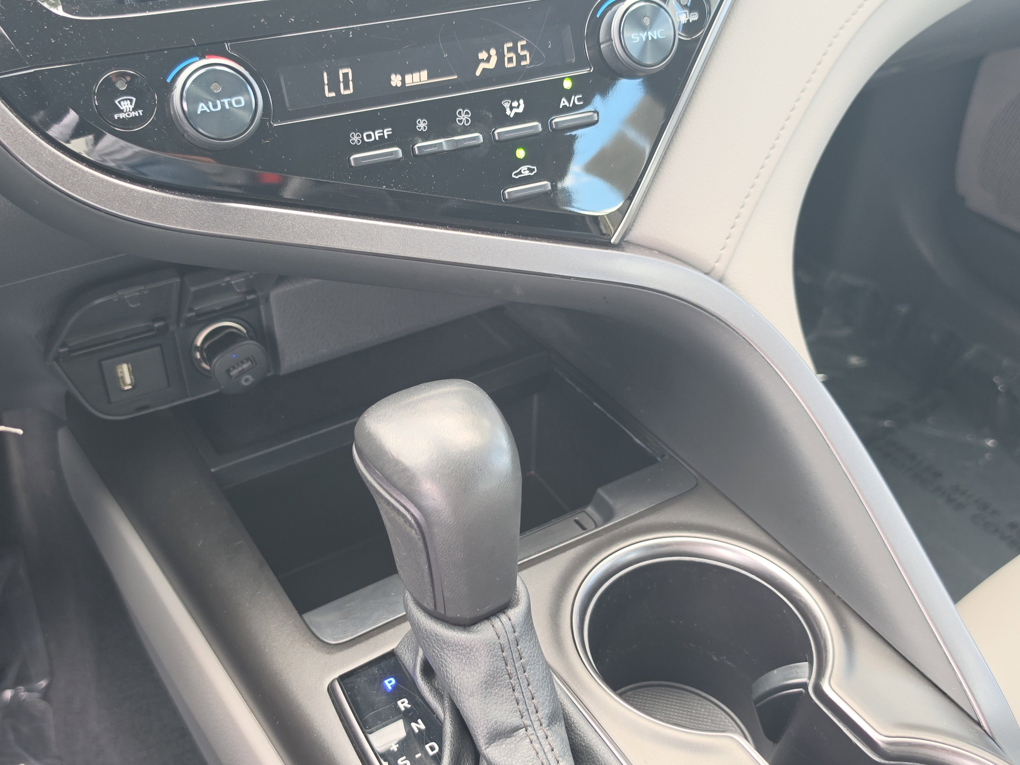 Used 2024 Toyota Camry SE image 23