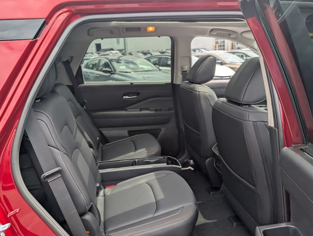 New 2026 Nissan Pathfinder SL w/ SL Premium Package AWD/4WD image 10