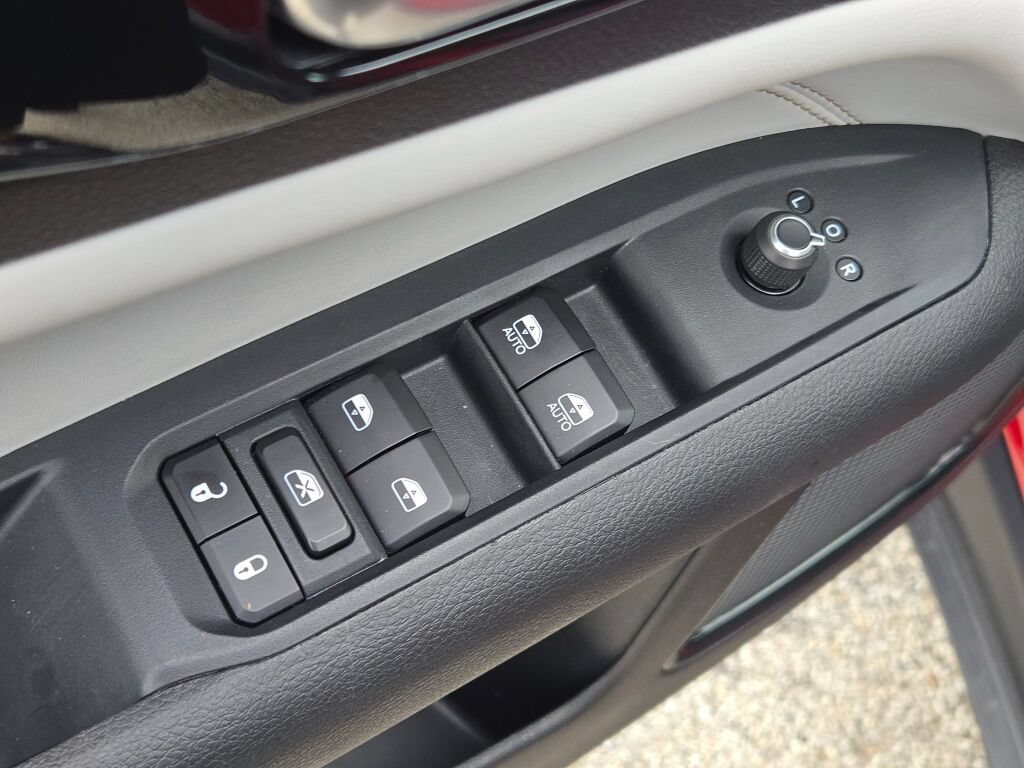 Used 2025 Jeep Compass Limited AWD/4WD image 19