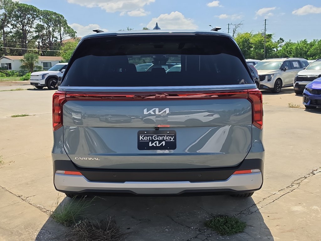 New 2027 Kia Carnival EX FWD image 7
