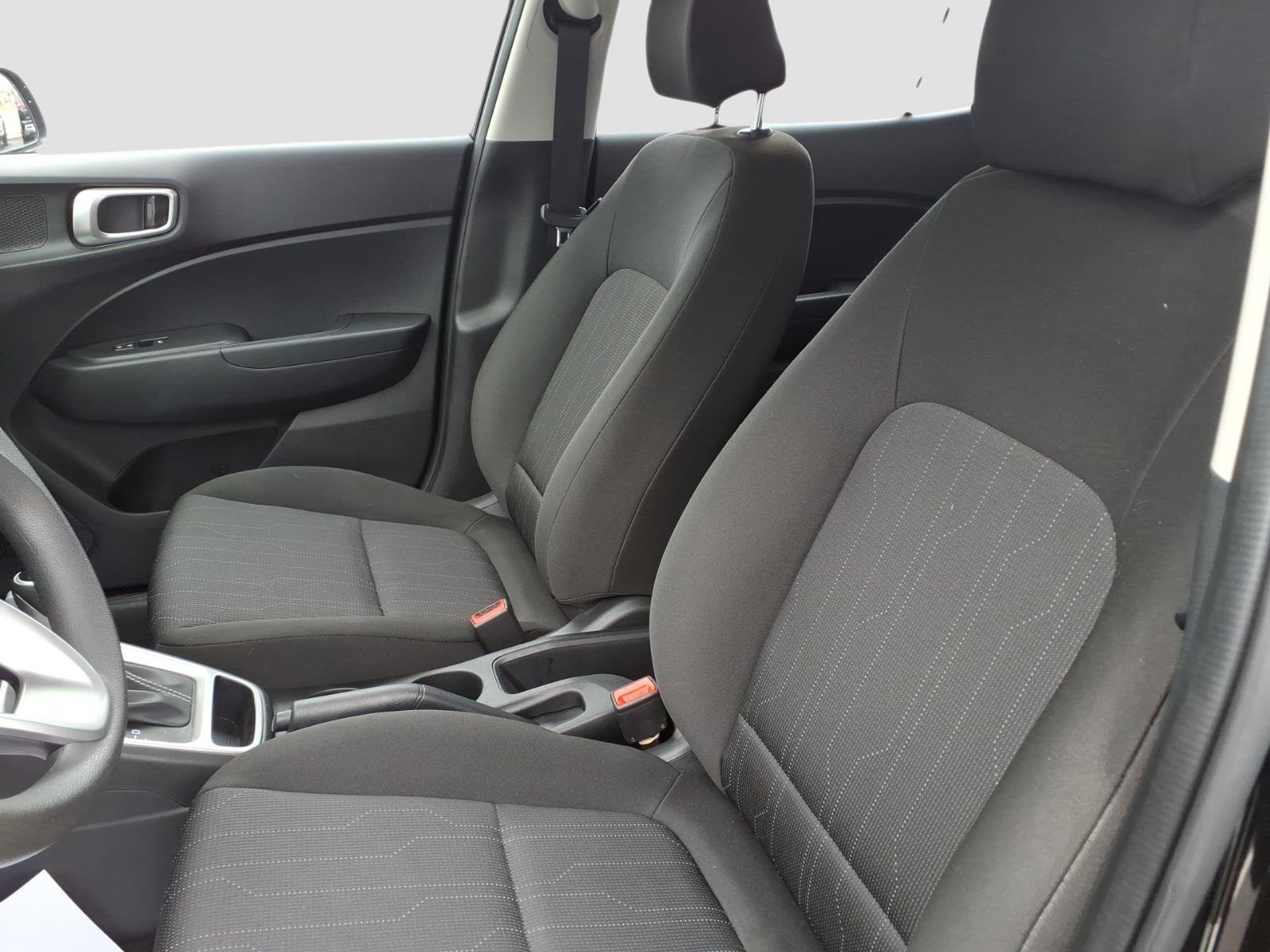 Used 2021 Hyundai Venue SE w/ Cargo Package image 11