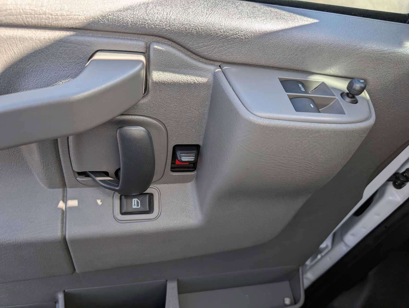 New 2026 GMC Savana 3500 RWD image 22