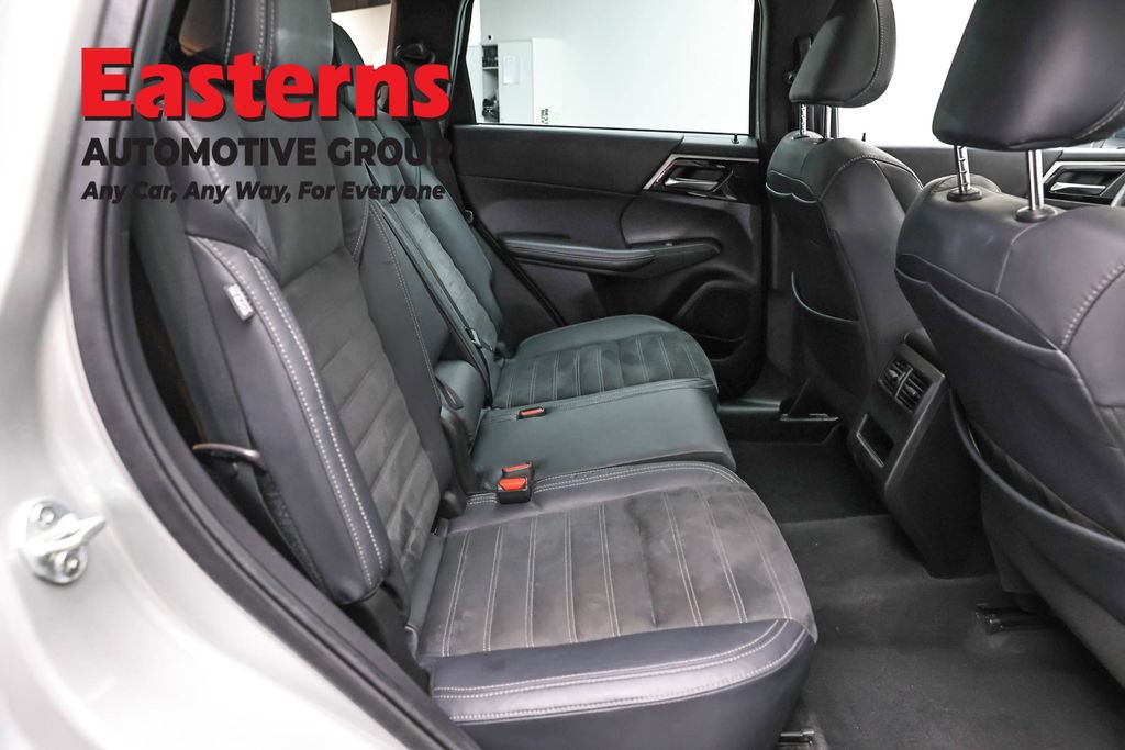 Used 2022 Mitsubishi Outlander SE image 21