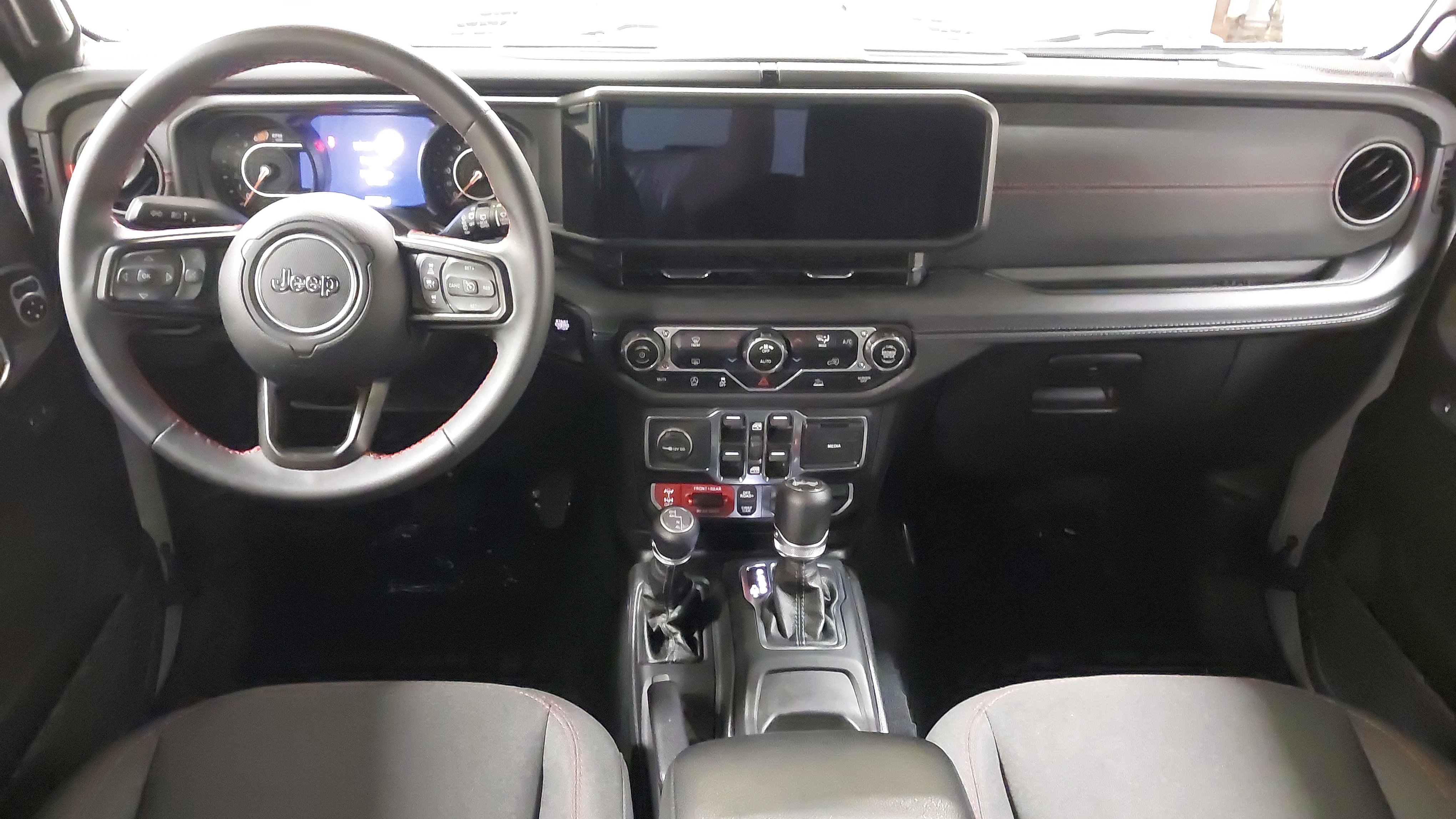 Used 2024 Jeep Wrangler Rubicon image 26