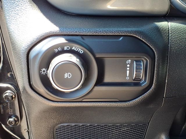 Used 2023 Jeep Wrangler Unlimited Sahara AWD/4WD image 18