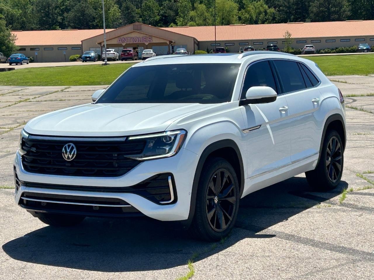 Used 2024 Volkswagen Atlas Cross Sport SEL Premium R-Line AWD/4WD image 3
