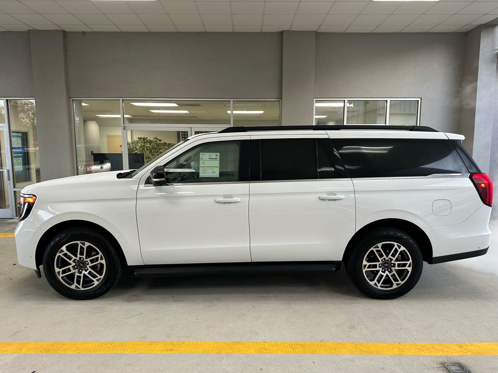 Certified 2025 Ford Expedition Max Active AWD/4WD image 4