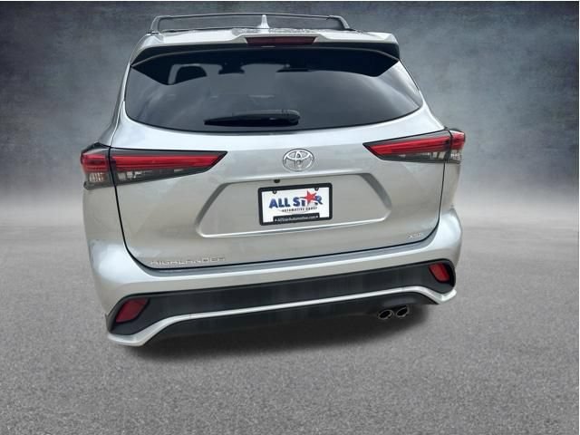Used 2021 Toyota Highlander XSE FWD image 20