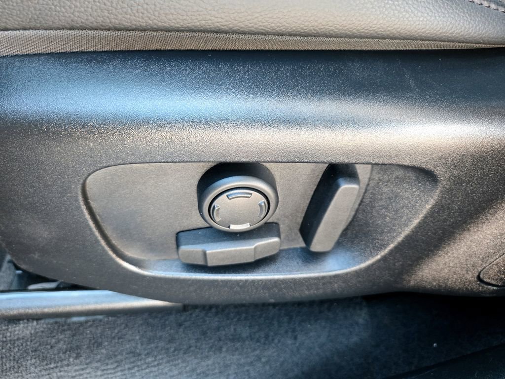 Used 2025 Land Rover Range Rover Velar Dynamic SE image 26