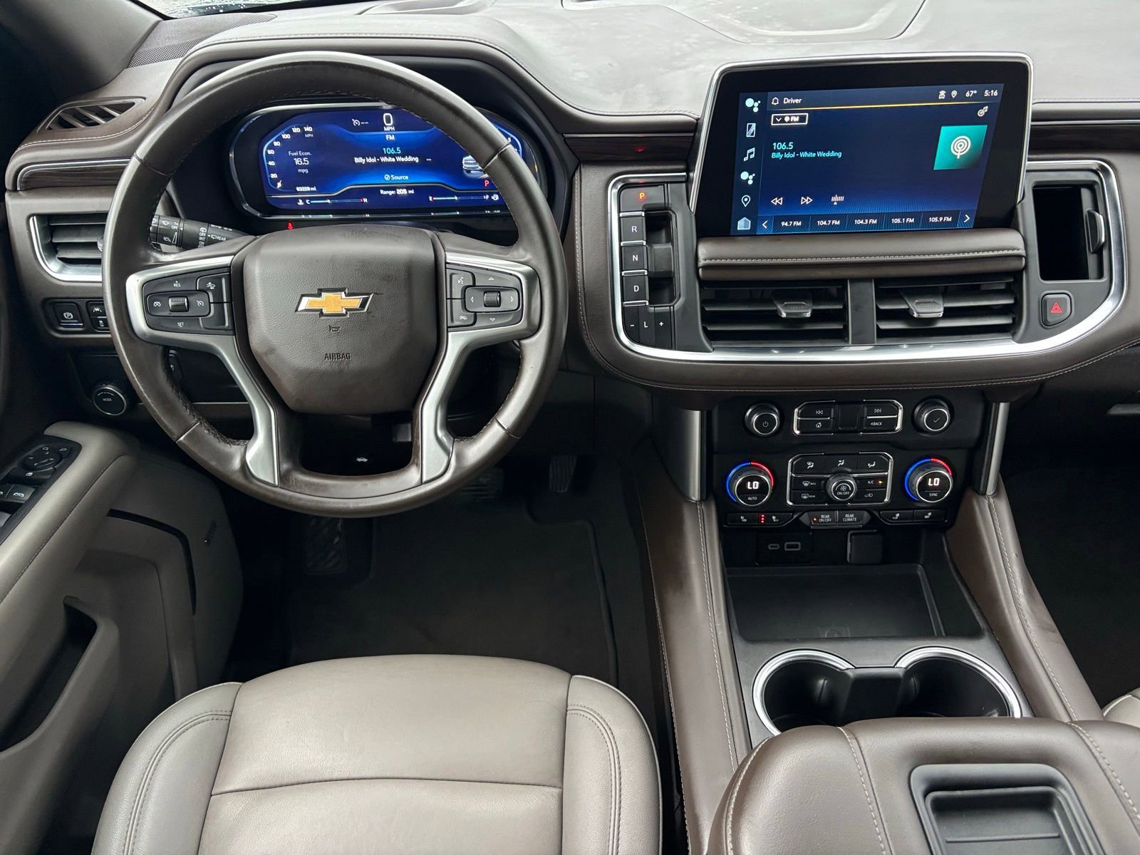 Used 2024 Chevrolet Suburban LT RWD image 19