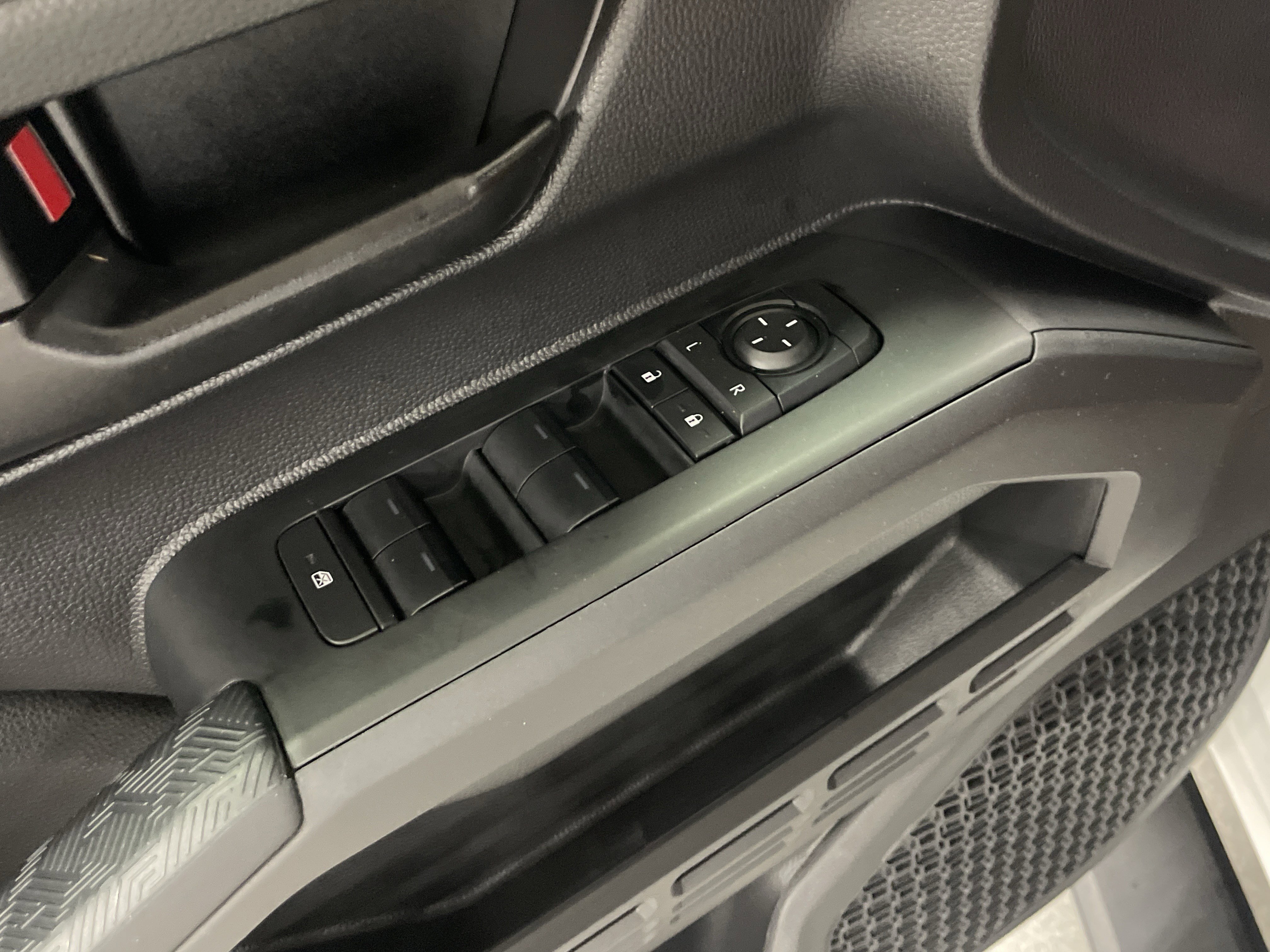 Certified 2025 Toyota Tacoma SR image 15