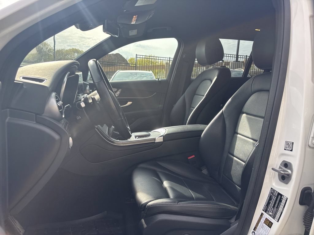 Used 2022 Mercedes-Benz GLC 300 4MATIC image 12