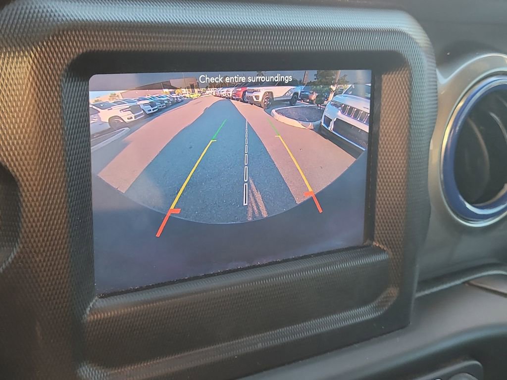 Used 2018 Jeep Wrangler Unlimited Sahara image 21