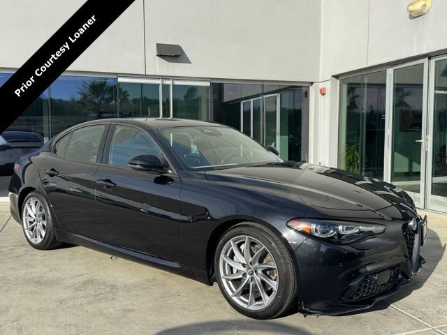 Used 2025 Alfa Romeo Giulia image 1