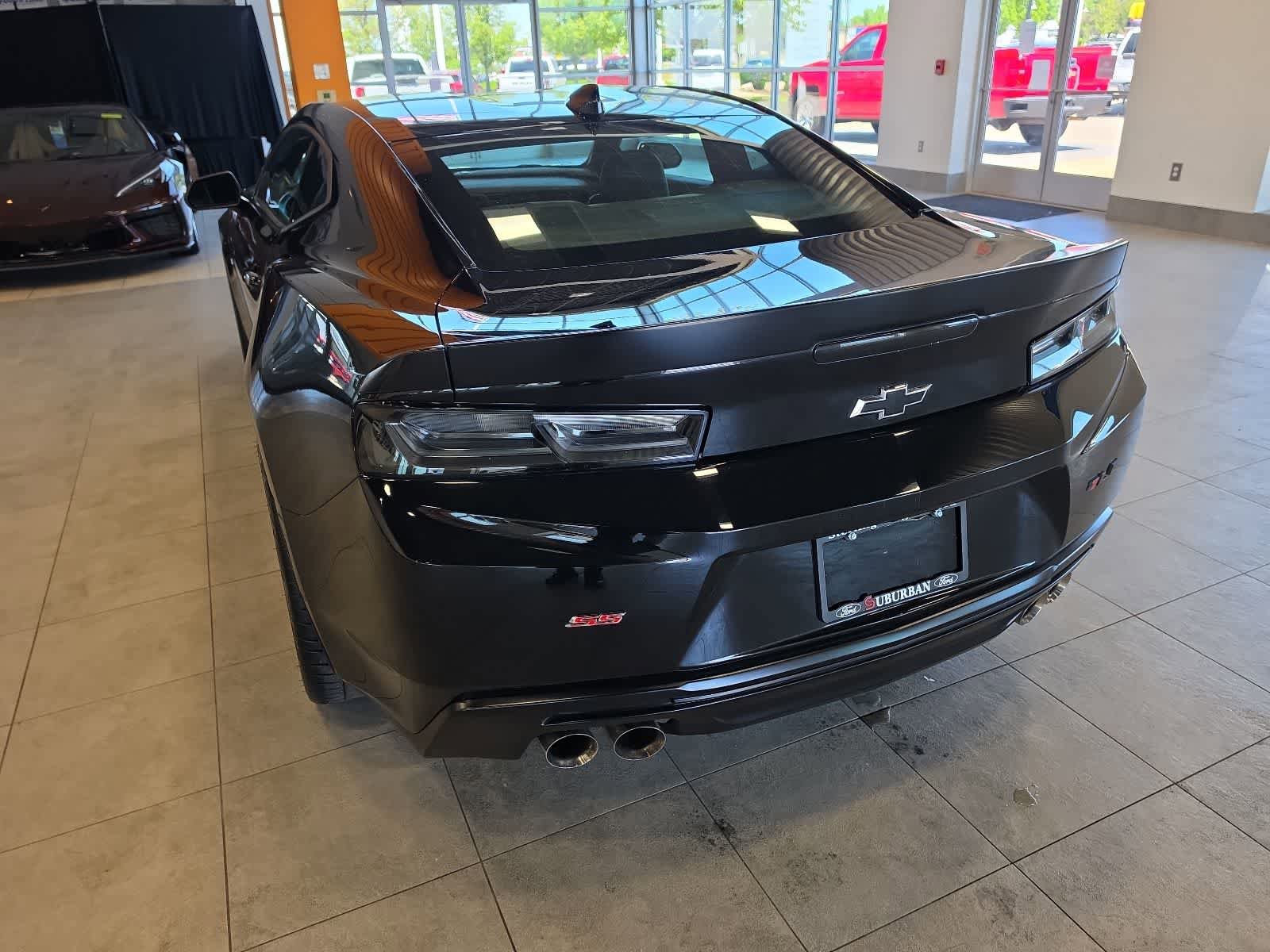Used 2017 Chevrolet Camaro SS RWD image 10