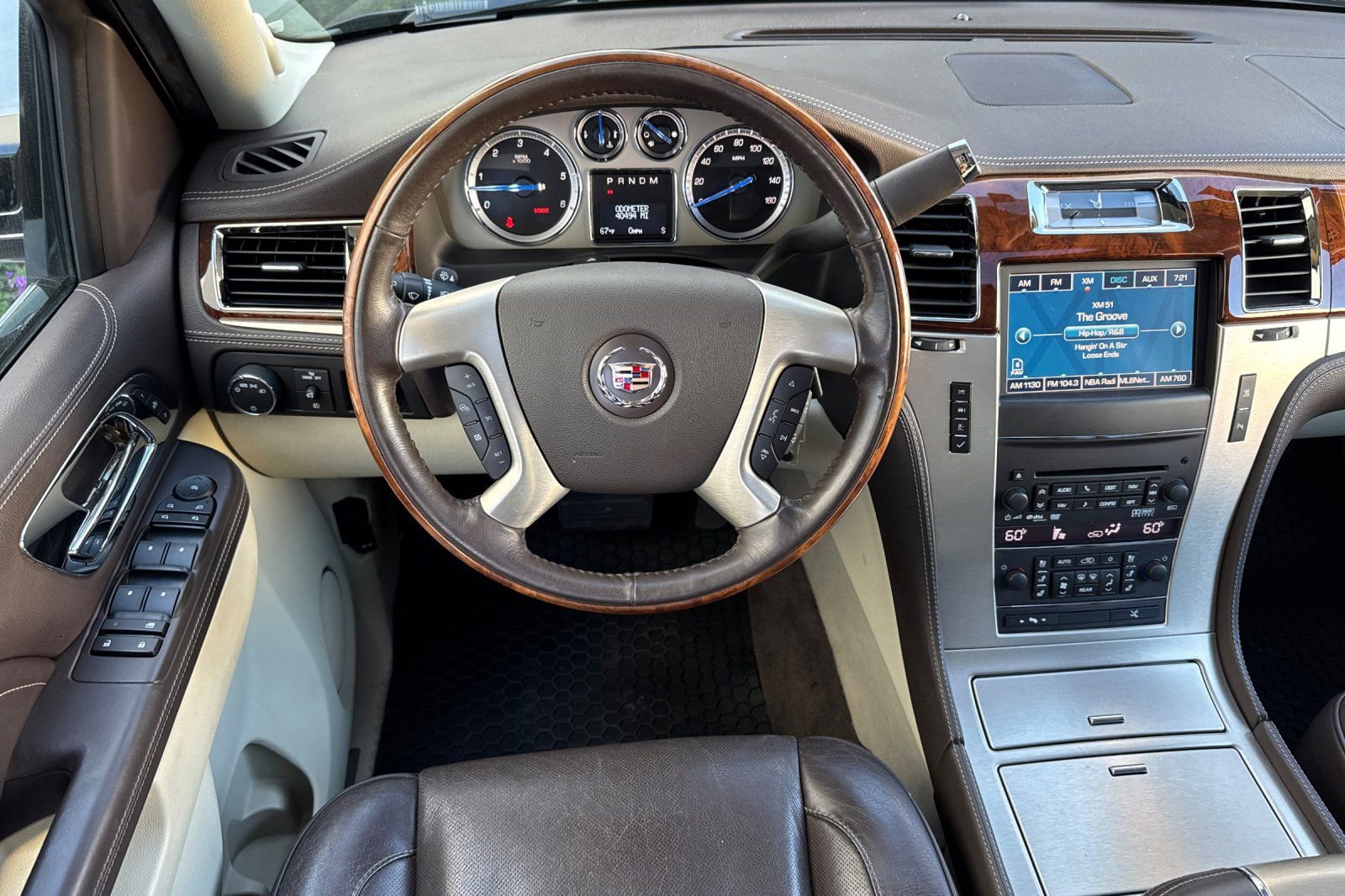 Used 2011 Cadillac Escalade ESV Platinum image 17